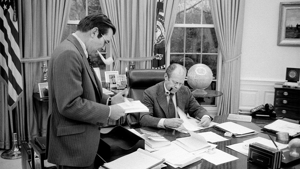Gerald Ford meeting with Donald Rumsfeld