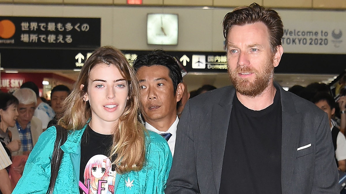NARITA, JAPAN - SEPTEMBER 04: Ewan McGregor and daughter Clara McGregor are seen upon arrival at Narita International Airport on September 4, 2018 in Narita, Japan. (Photo by Jun Sato/GC Images)