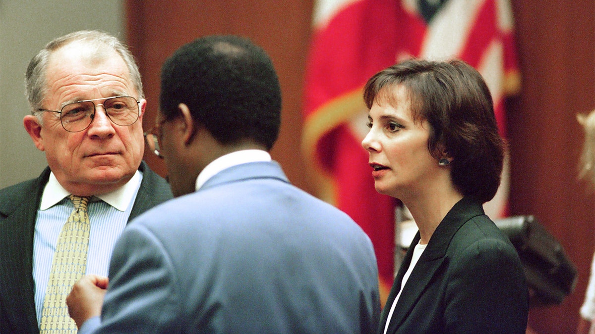 O.J. Simpson Murder Trial Prosecutor Receives Support From Judge On ...