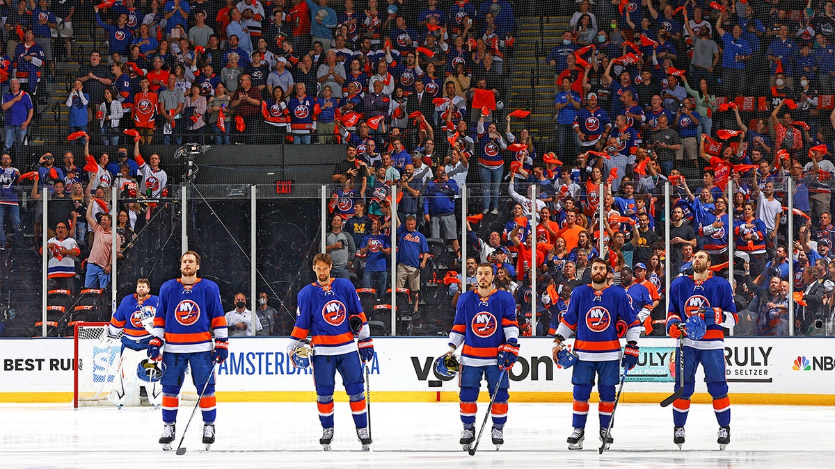 Islanders National Anthem Singer Details Viral Moment Our Country Coming Together As One Fox News Islanders National Anthem Singer Details Viral Moment Our Country Coming Together As One Fox News