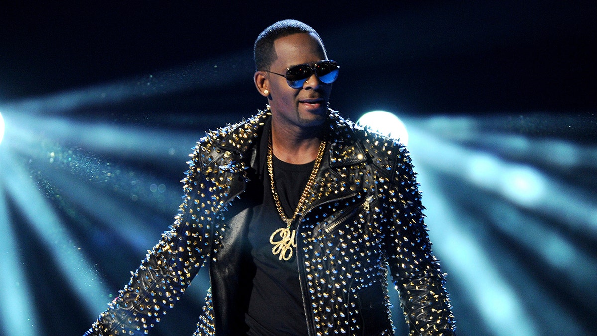 R. Kelly on stage