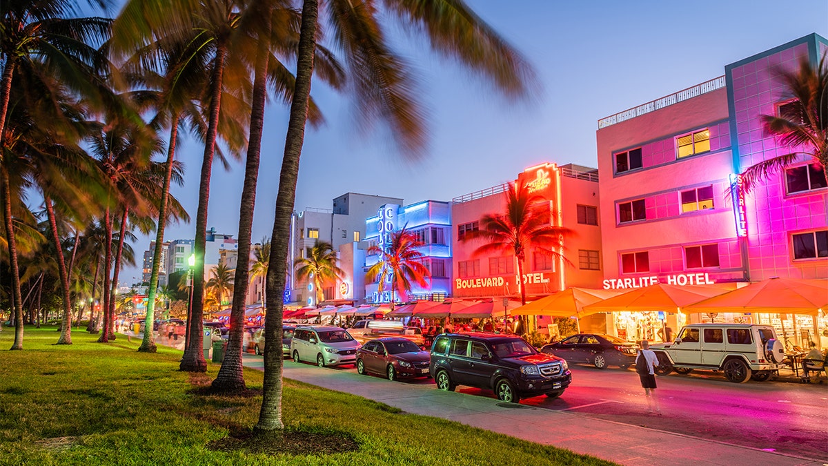 Picture of Miami boardwalk