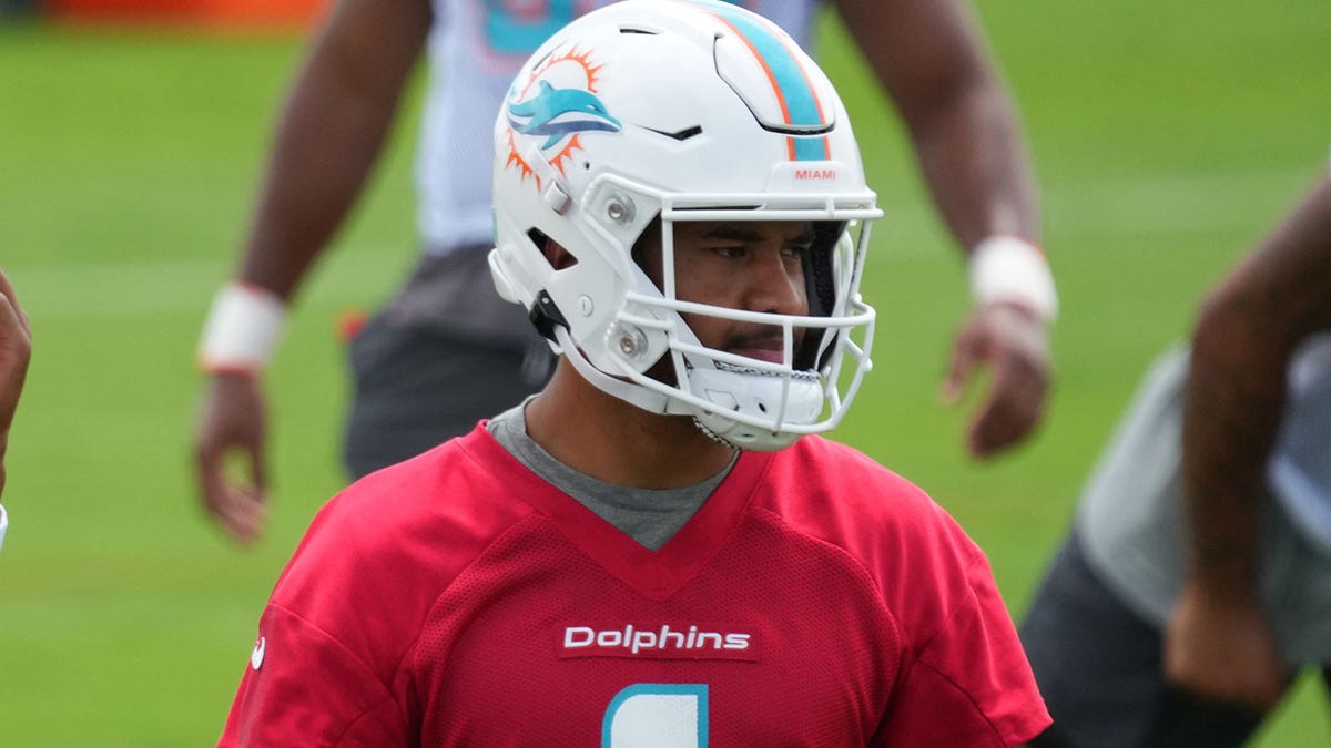 Dolphins quarterback Tua Tagovailoa