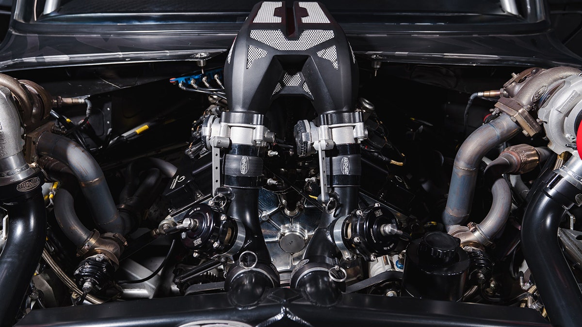 The Hoonicorn is powered by the 3.5-liter turbocharged V6 from a Ford GT Le Mans racer.