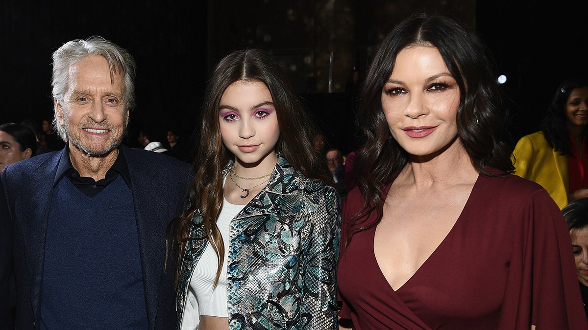  Michael Douglas, Catherine Zeta-Jones and their daughter Carys Zeta Douglas