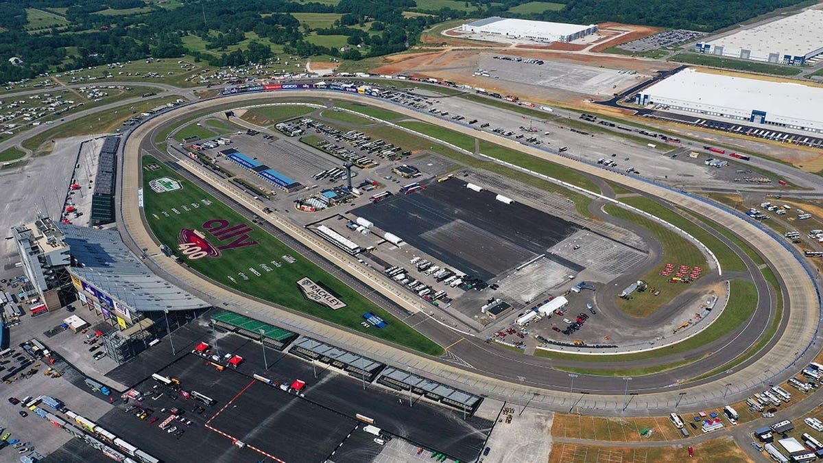 nashville-superspeedway.jpg