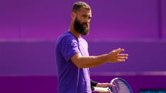 Benoit Paire penalized, heckled during Wimbledon match