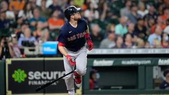 Pérez's strong start helps Boston over Houston 5-1