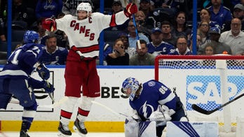 Staal scores in OT, Hurricanes beat Lightning in Game 3