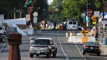 Minneapolis crews work to reopen George Floyd Square, activists close it again