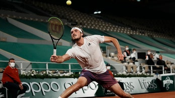 Tsitsipas beats Medvedev, will face Zverev in French Open SF