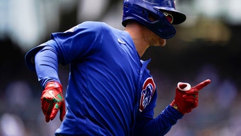 Pederson, Arrieta lead Cubs to 3-1 win over Darvish, Padres