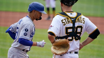 Betts homers, Urias picks up 9th win as Dodgers top Pirates