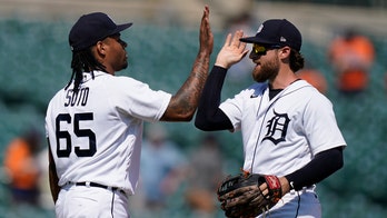 Tigers rally early behind Schoop, beat Mariners 8-3