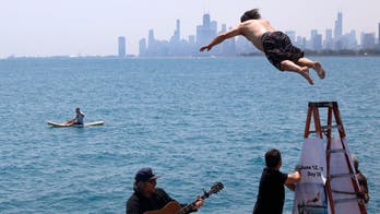 Chicago man jumps into Lake Michigan for 365th straight day