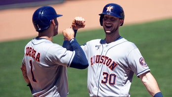 Brantley has 4 of Astros' 20 hits in 14-3 rout of Twins