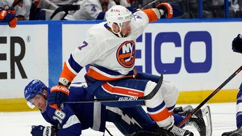 Semyon Varlamov, Islanders beat Lightning 2-1 in Game 1