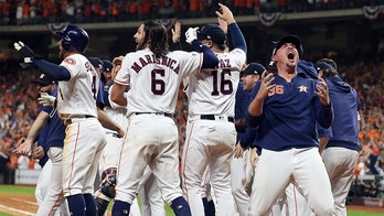 Astros July giveaway features 2019 ALCS trophy, ring in series against Yankees