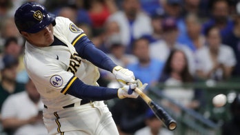 Brewers score 10 in 8th, beat Cubs 14-4 for 6th straight win