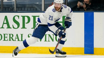 Point scores again, Lightning beat Islanders 2-1 in Game 3