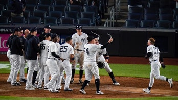 Frazier's 11th-inning HR lifts slumping Yankees over Rays