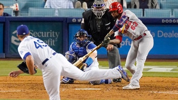 Sosa's bat, O'Neill's glove lift Cardinals over Dodgers 3-2