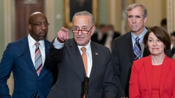 Critics mock Chuck Schumer after he raps, dances on stage during concert