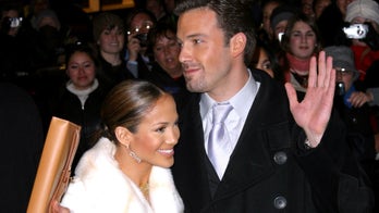 Jennifer Lopez and Ben Affleck enjoy steamy makeout session, PDA-filled dinner in Los Angeles