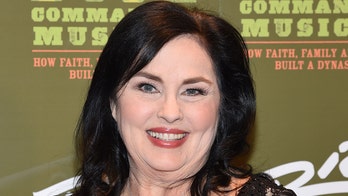 'Duck Dynasty' star Kay Robertson hospitalized after dog attack, husband Phil reveals