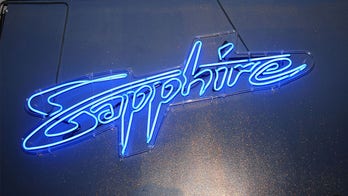 Lap dance-starved men pack Sapphire after NYC lifts COVID restrictions