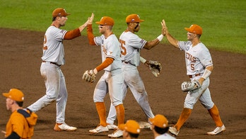 Texas defeats Virginia 6-2 to reach bracket final at CWS