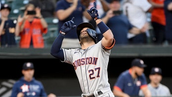 Astros club 4 HRs, beat Orioles 13-0 for 10th straight win