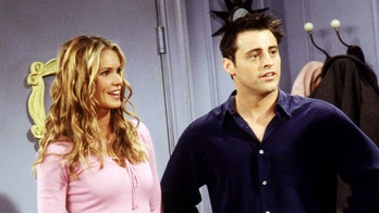 Elle Macpherson calls 'Friends' guest role 'one of the best experiences of my career'
