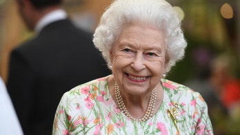 Queen Elizabeth steals show at G-7 reception with witty one-liner to world leaders