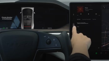 The Tesla Model S Plaid knows what direction you want to go. Here's how