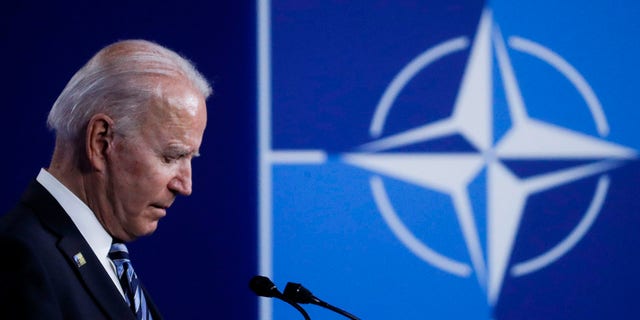 El presidente Biden va a la cumbre de la OTAN en Madrid y se enfrenta a varios problemas urgentes, en primer lugar, la brutal invasión rusa de Ucrania.
