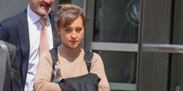 Actress Allison Mack sentenced to 3 years in NXIVM sex-slave case - Fox News