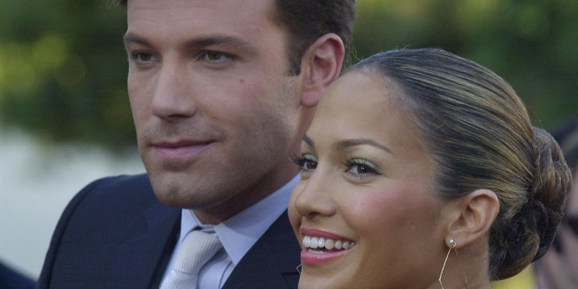 Ben Affleck's dad says he had ‘no idea’ about their rekindled romance in a new interview.