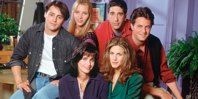 Pictured: (clockwise from bottom left) Courteney Cox Arquette as Monica Geller, Matt LeBlanc as Joey Tribbiani, Lisa Kudrow as Phoebe Buffay, David Schwimmer as Ross Geller, Matthew Perry as Chandler Bing, Jennifer Aniston as Rachel Green on ‘Friends.’