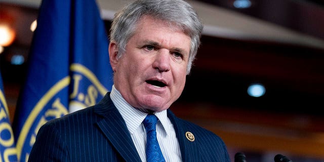 Le représentant Michael McCaul, R-Texas, prend la parole lors d'une conférence de presse sur Capitol Hill à Washington, le mardi 15 juin 2021.