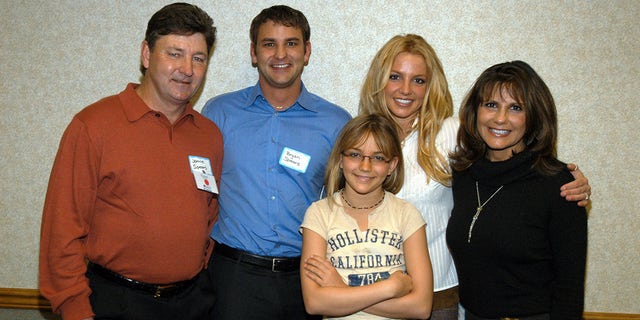Britney Spears' family from left to right: Jamie Spears, Bryan Spears, Jamie-Lynn Spears, Britney Spears and Lynne Spears.