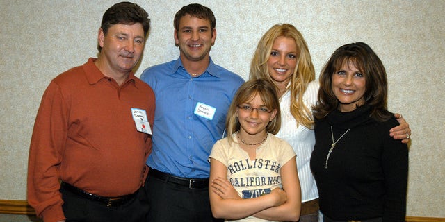 The Spears family in 2003 (from left): Jamie Spears, Bryan Spears, Jamie Lynn Spears, Britney Spears and Lynne Spears (Photo by Kevin Mazur/WireImage)