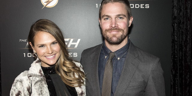 Stephen Amell was reportedly kicked off a flight after getting into a verbal altercation with his wife, Cassandra Jean Amell.