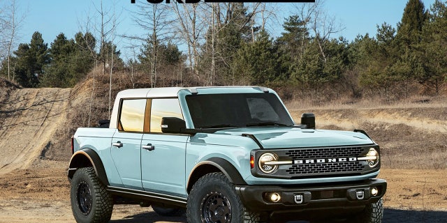 This Ford Authority rendering imagines what a 2021 Ford Bronco would look like as a pickup.