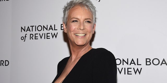 Jamie Lee Curtis got candid about what she really thinks of today's plastic surgery and social media trends.