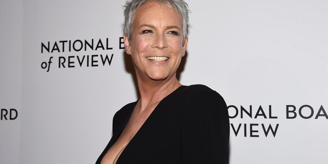 Jamie Lee Curtis got candid about what she really thinks of today's plastic surgery and social media trends.