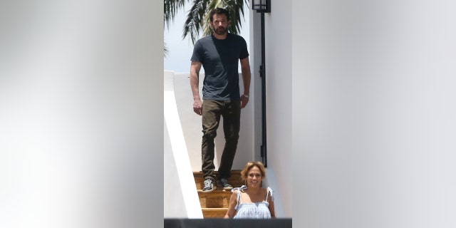 Jennifer Lopez and Ben Affleck enjoyed a makeup shoot and PDA-packed dinner in Los Angeles. The two are pictured here in Miami.
