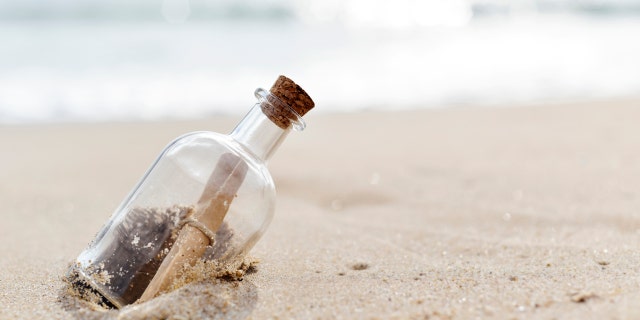 A note that appeared to be from 1987 and sent from Myrtle Beach, South Carolina, was actually written last week as a prank. (iStock)