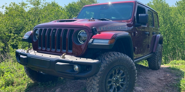 Test Drive The 21 Jeep Wrangler Rubicon 392 Is A V8 Powered King Of The Hill Fox News