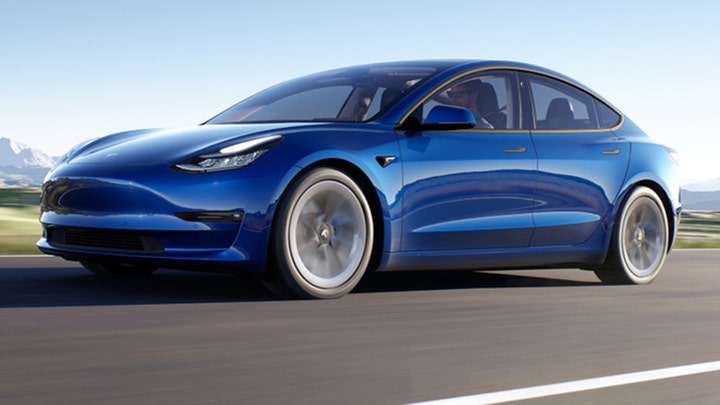 Tesla Model S Plaid debuts